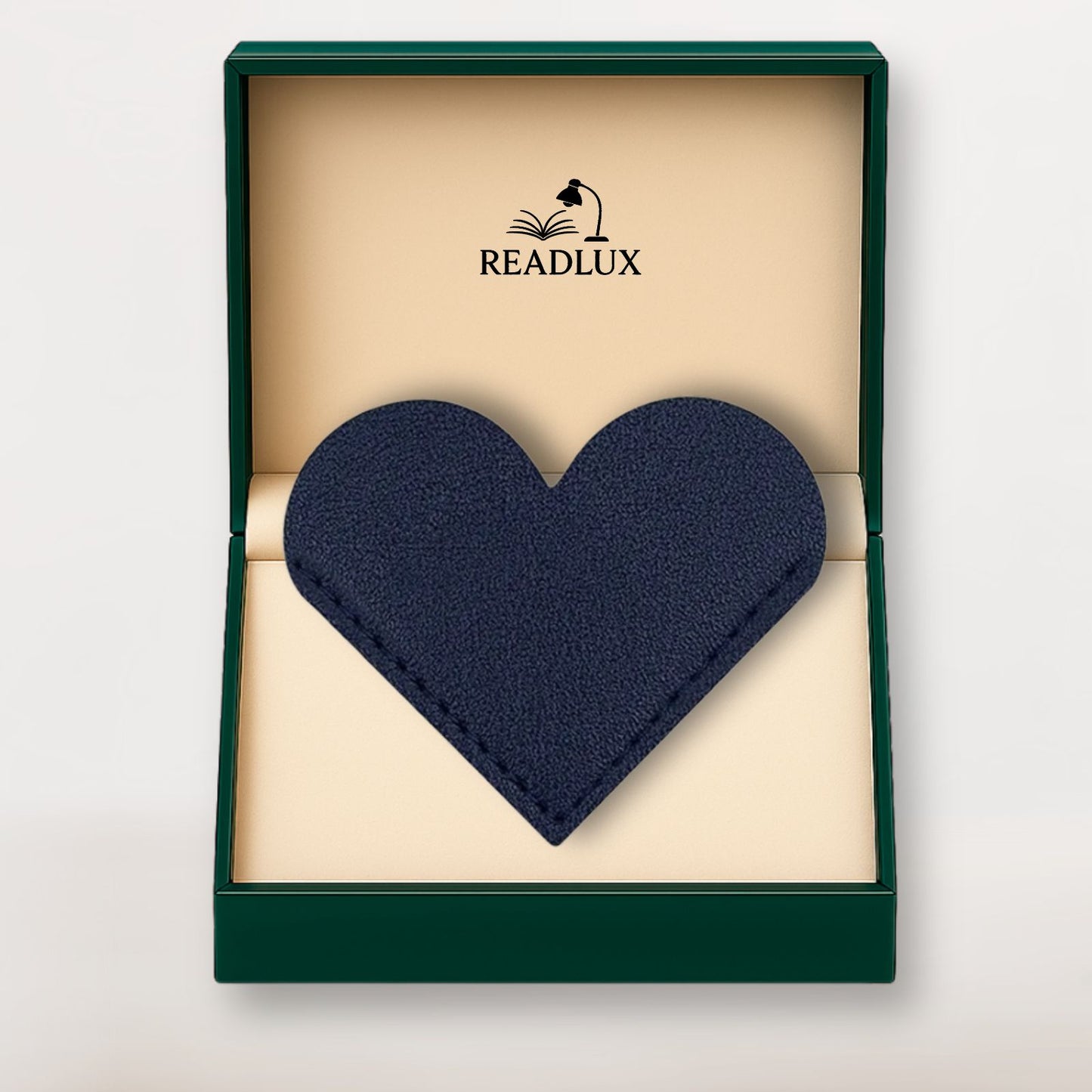 Marque page cuir bleu marine en forme de cœur, présenté dans un coffret raffiné Readlux