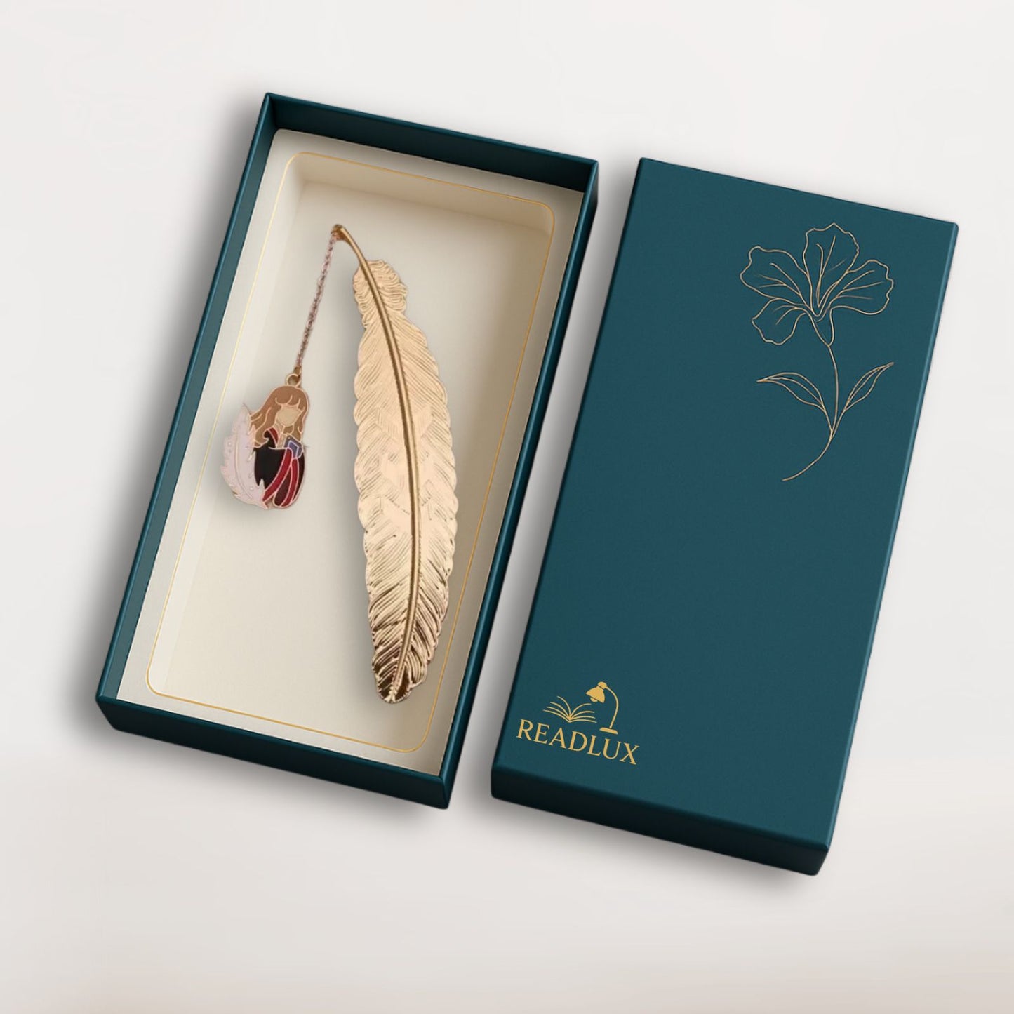 Marque page plume dorée avec pendentif jeune magicienne en rouge, finition fine, style poétique et sorcier