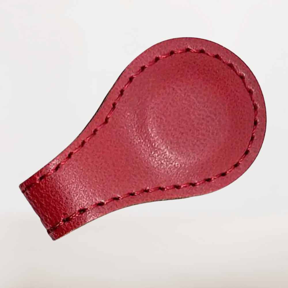 Marque-Page en Cuir Rouge Magnétique | Élégance et Touche de Couleur