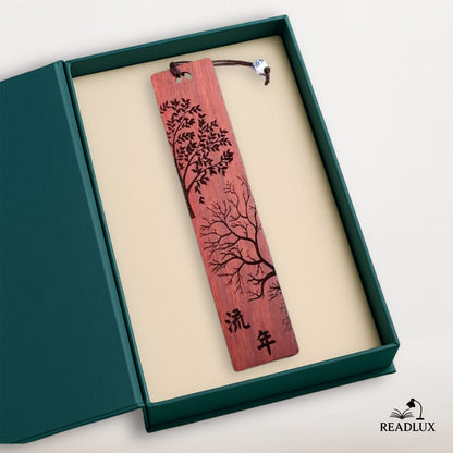 marque page bois rouge arbres gravés, accessoire élégant et raffiné pour lecteurs passionnés
