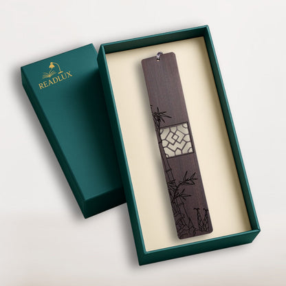 Marque page bois foncé gravé bambous avec découpe géométrique, signé Readlux, en 1 ou 2 pièces

