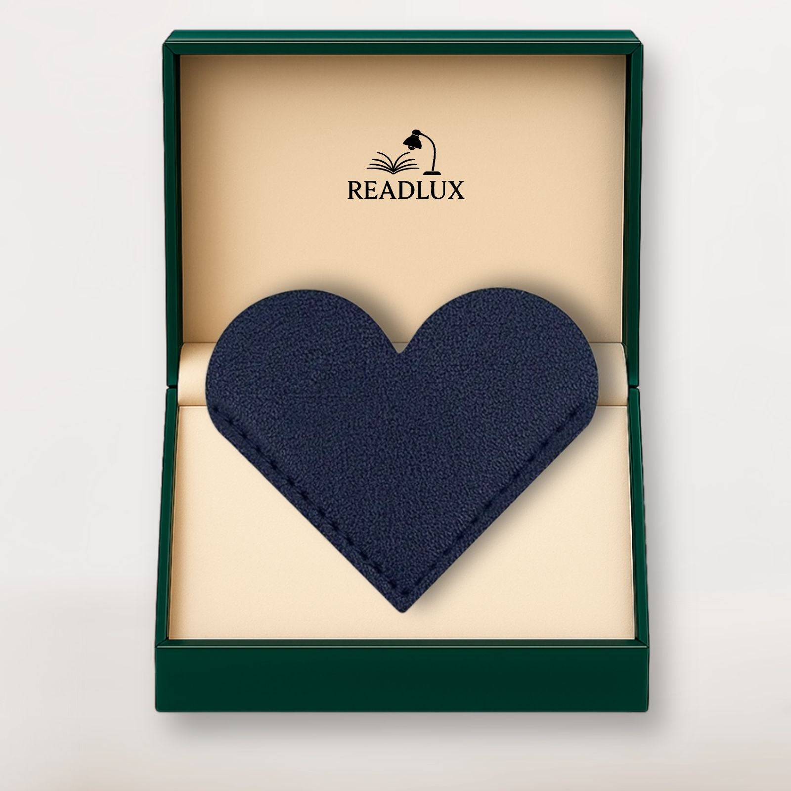 Marque page cuir bleu marine en forme de cœur, présenté dans un coffret raffiné Readlux
