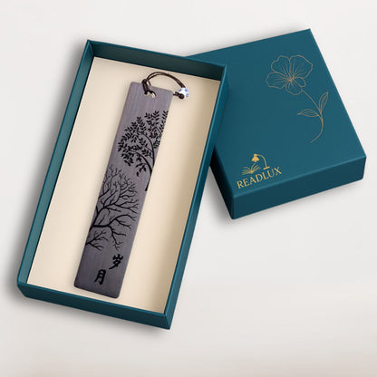 marque page bois foncé gravure poétique d'arbres, accessoire raffiné et élégant pour lecture
