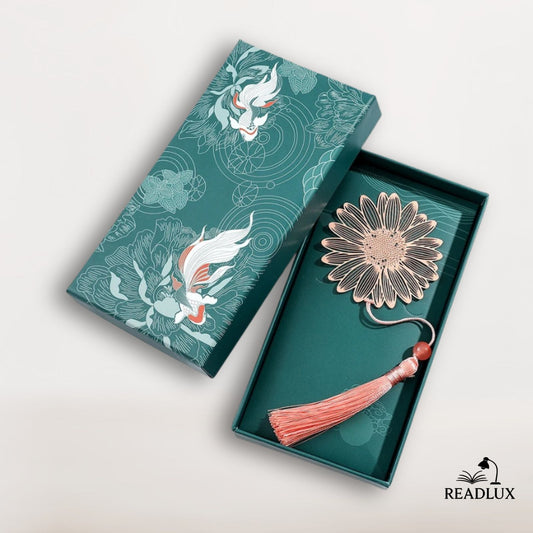 Marque page en métal rose en forme de fleur de tournesol avec ruban soyeux et coffret cadeau vert