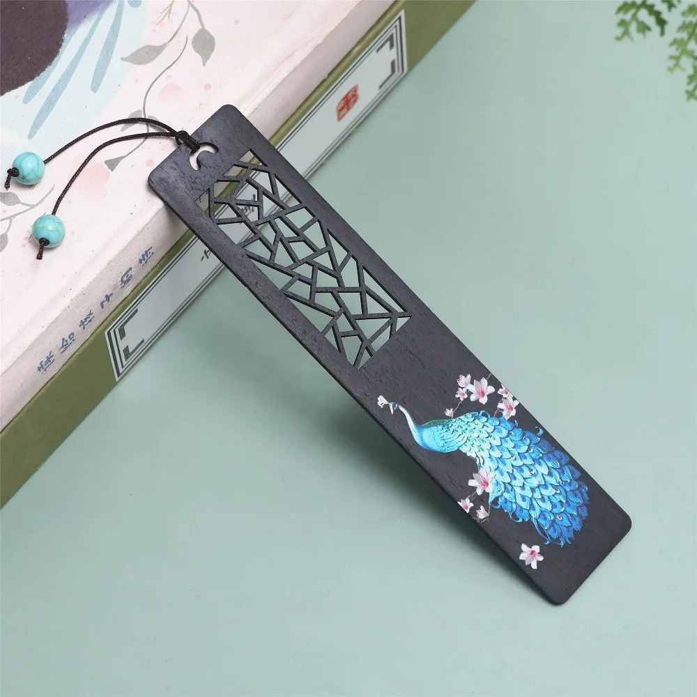 Marque Page Bois Paon Bleu | Perles Turquoises et Motif Découpé