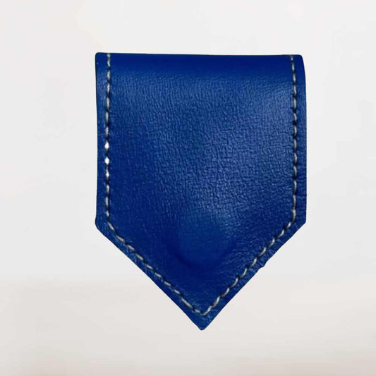 Marque-Page en Cuir Bleu | Profondeur et Fraîcheur pour Vos Lectures