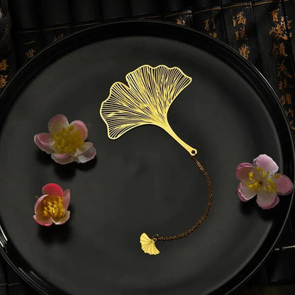 Marque Page Métal Ginkgo| Doré Et Chaînette Raffinée