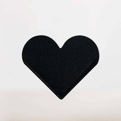 Marque-Page Coeur en Cuir Noir | Élégance Intemporelle