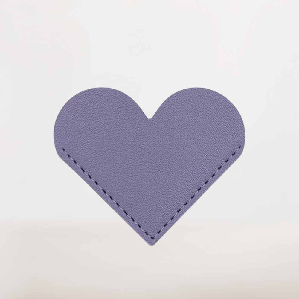 Marque-Page en Cuir Violet Forme Cœur | Une Touche de Sérénité et de Charme