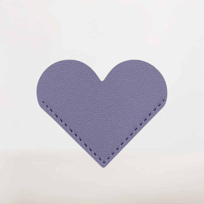 Marque-Page en Cuir Violet Forme Cœur | Une Touche de Sérénité et de Charme