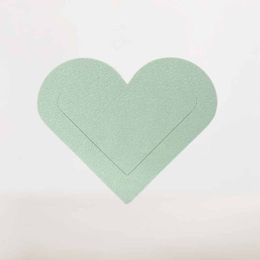 Marque-Page en Cuir Vert d’Eau Forme Cœur | Fraîcheur et Douceur