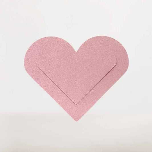 Marque-Page en Cuir Rose Poudré Forme Cœur | Charme Doux et Pratique