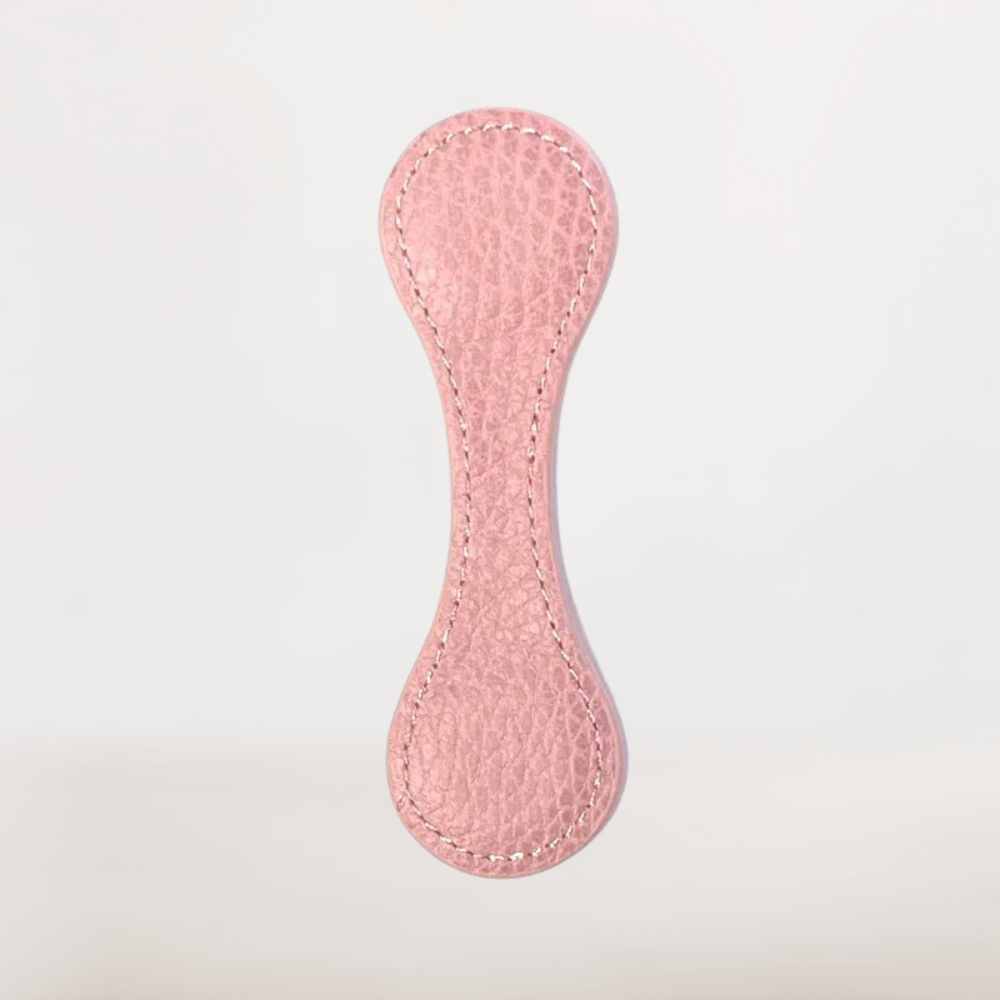 Marque-Page en Cuir Rose | Douceur et Élégance Féminine