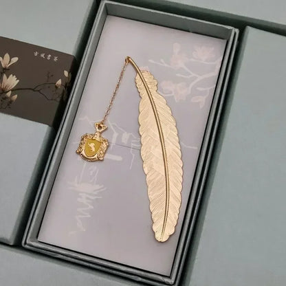 Marque Page Blason Doré | Plume Dorée et Blason Lumineux